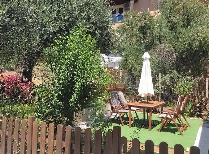 Apostolos & Eleni Family Apartments